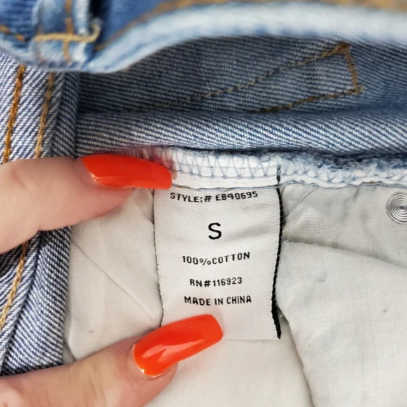 Easel Los Angeles Distressed Denim Shorts High Rise NWT Size Small Button Fly - Picture 9 of 11